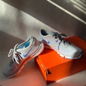 Nike sneakers (size 10)